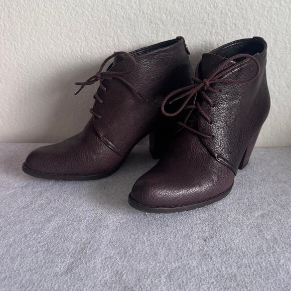Stuart Weitzman Lace-Up The Safari Leather Ankle Bootie in Brown Size 6 - Picture 3 of 6
